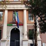 L'ingresso principale � caratterizzato da quattro grandi colonne in stile dorico